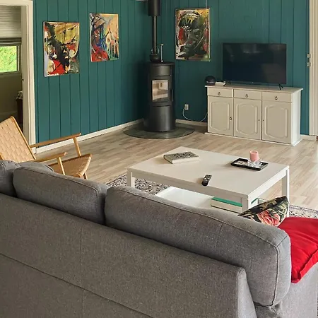 In With House Sea View بيت للعطل Højslev